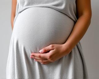 Organic maternity clothing